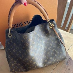 Louis Vuitton Artsy